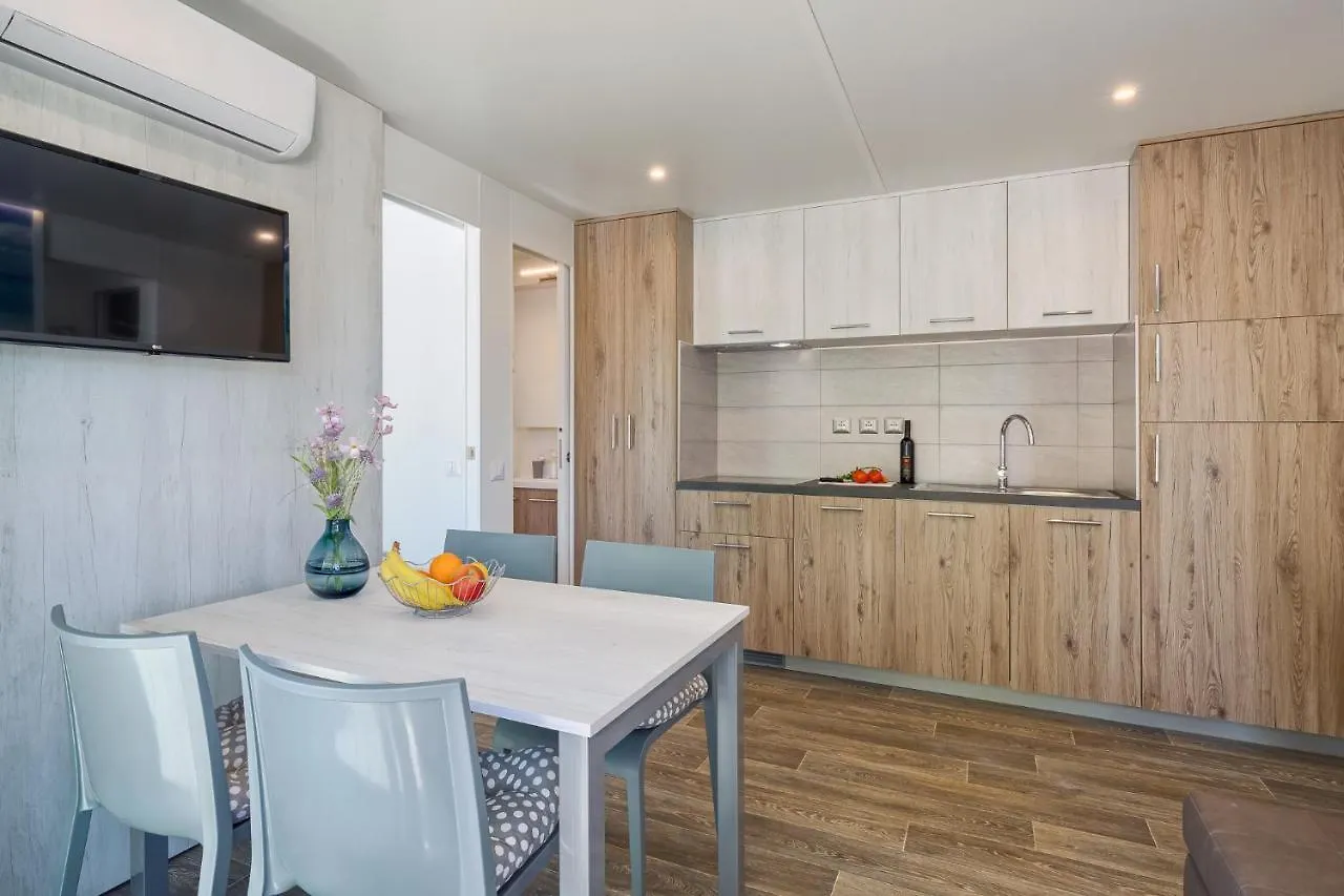 Mobile Homes Premium Relax Park Umag By Camp4You Karigador